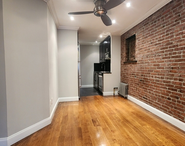 West 53 Street - Photo Thumbnail 1