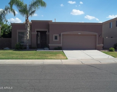 2037 E Riviera Drive - Photo Thumbnail 1