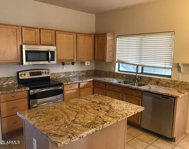 2037 E Riviera Drive - Photo Thumbnail 2
