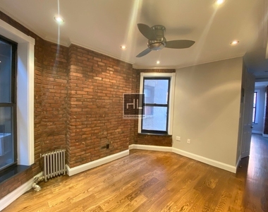 West 103 Street - Photo Thumbnail 4