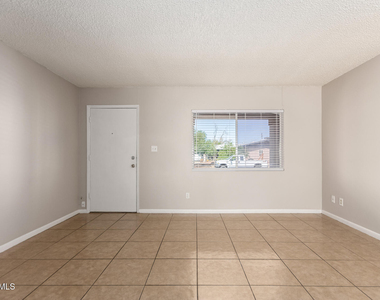 17629 N 8th Avenue - Photo Thumbnail 4