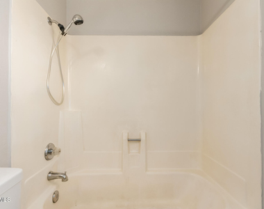 17629 N 8th Avenue - Photo Thumbnail 14