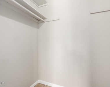 17629 N 8th Avenue - Photo Thumbnail 15