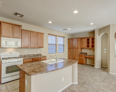 21158 W Sycamore Drive - Photo Thumbnail 5