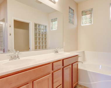 21158 W Sycamore Drive - Photo Thumbnail 16