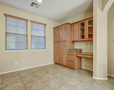 21158 W Sycamore Drive - Photo Thumbnail 6