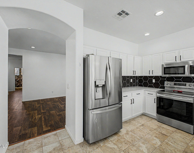 2465 W Quick Draw Way - Photo Thumbnail 13