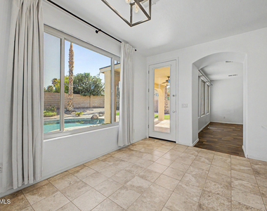 2465 W Quick Draw Way - Photo Thumbnail 11