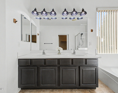 2465 W Quick Draw Way - Photo Thumbnail 22
