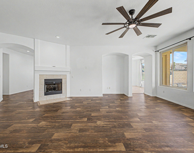 2465 W Quick Draw Way - Photo Thumbnail 8