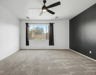 2465 W Quick Draw Way - Photo Thumbnail 19