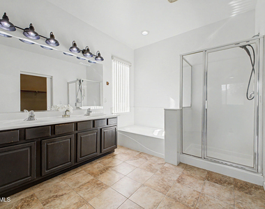 2465 W Quick Draw Way - Photo Thumbnail 21