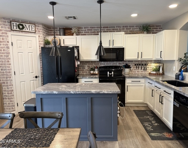 10962 W Manzanita Drive - Photo Thumbnail 9