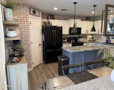 10962 W Manzanita Drive - Photo Thumbnail 10