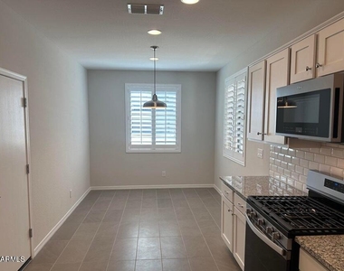 9016 W San Juan Avenue - Photo Thumbnail 6