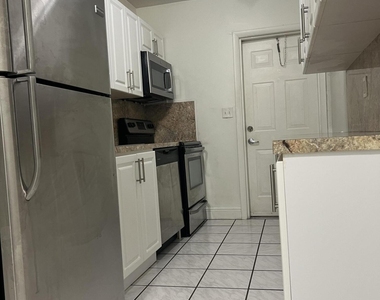 2600 S Ocean Drive - Photo Thumbnail 5