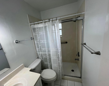 2600 S Ocean Drive - Photo Thumbnail 29
