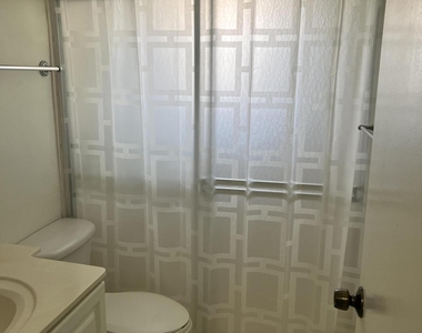 2600 S Ocean Drive - Photo Thumbnail 13