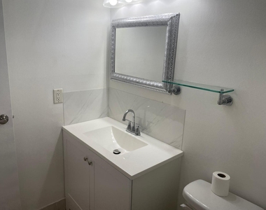 2851 Somerset Drive - Photo Thumbnail 15