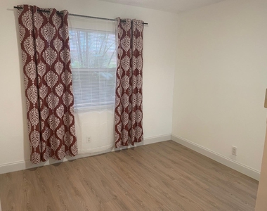 2851 Somerset Drive - Photo Thumbnail 18