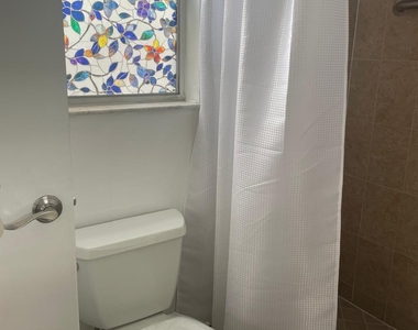 2851 Somerset Drive - Photo Thumbnail 13
