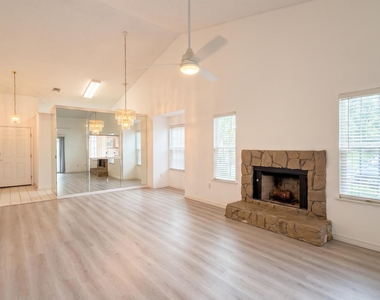 1950 Westminster Circle - Photo Thumbnail 3