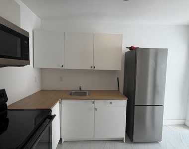 8211 Biscayne Boulevard - Photo Thumbnail 2