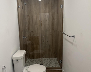 8211 Biscayne Boulevard - Photo Thumbnail 12