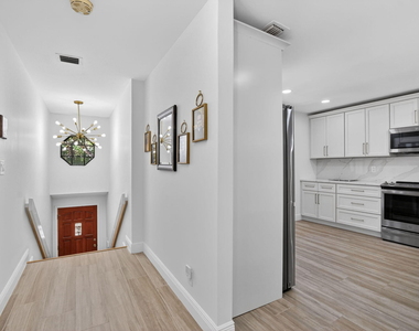 7917 La Mirada Drive - Photo Thumbnail 6