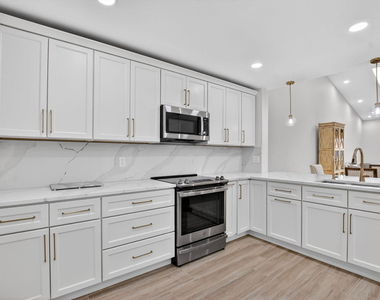 7917 La Mirada Drive - Photo Thumbnail 10