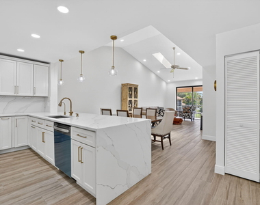 7917 La Mirada Drive - Photo Thumbnail 7