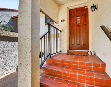 7917 La Mirada Drive - Photo Thumbnail 4
