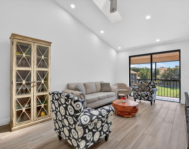7917 La Mirada Drive - Photo Thumbnail 16