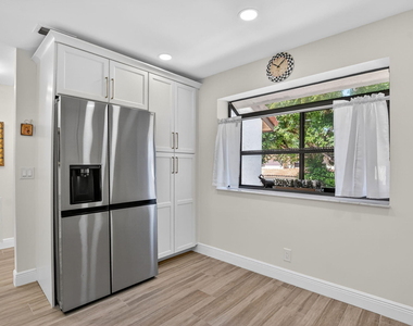 7917 La Mirada Drive - Photo Thumbnail 12