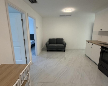 8211 Biscayne Boulevard - Photo Thumbnail 1