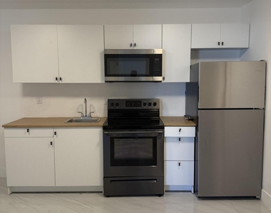 8211 Biscayne Boulevard - Photo Thumbnail 2