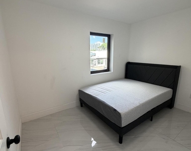 8211 Biscayne Boulevard - Photo Thumbnail 7