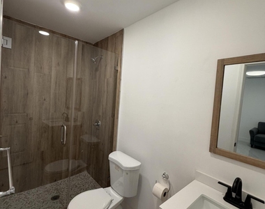 8211 Biscayne Boulevard - Photo Thumbnail 8