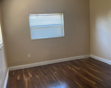 5411 Nw 16th Court - Photo Thumbnail 14