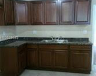 5411 Nw 16th Court - Photo Thumbnail 10