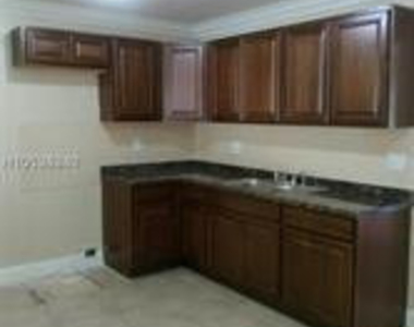 5411 Nw 16th Court - Photo Thumbnail 7