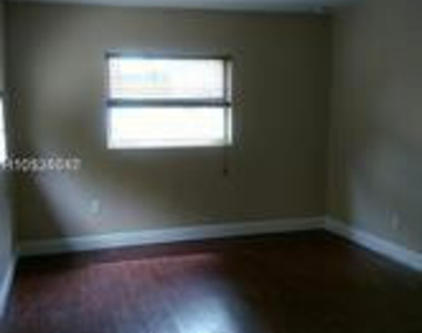 5411 Nw 16th Court - Photo Thumbnail 18