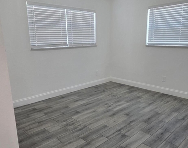 633 11th Street - Photo Thumbnail 6