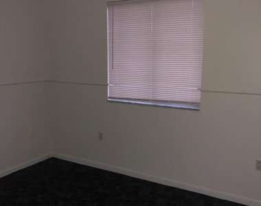 6112 Forest Hill Boulevard - Photo Thumbnail 23