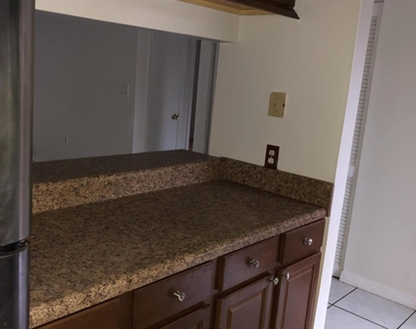 6112 Forest Hill Boulevard - Photo Thumbnail 8
