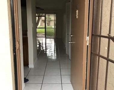 6112 Forest Hill Boulevard - Photo Thumbnail 5