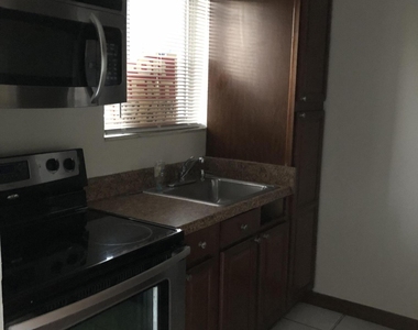 6112 Forest Hill Boulevard - Photo Thumbnail 6