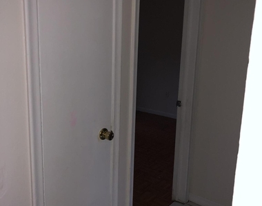 6112 Forest Hill Boulevard - Photo Thumbnail 14