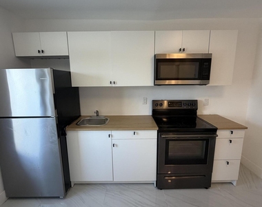 8211 Biscayne Boulevard - Photo Thumbnail 1
