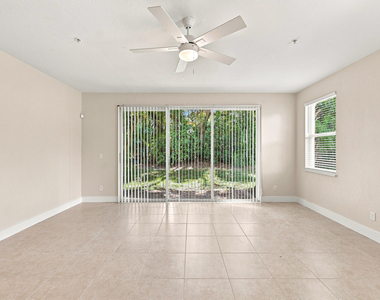 813 Pipers Cay Drive - Photo Thumbnail 12